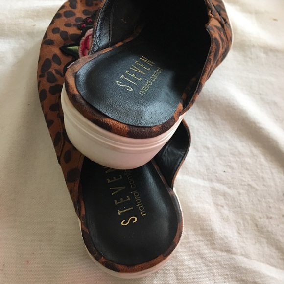 Steve by Steve Madden canvas mules - Picture 3 of 3